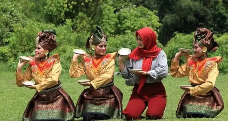 Melestarikan Budaya bagi Identitas Bangsa