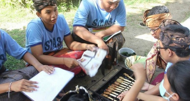 Pendidikan dalam Melestarikan Budaya Indonesia